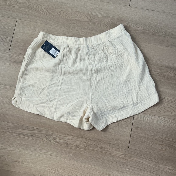 Universal Thread High Waist Cream Shorts - Picture 2 of 4